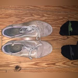 Pink Women’s Vans- well worn- damage to exterior - soles need replaced